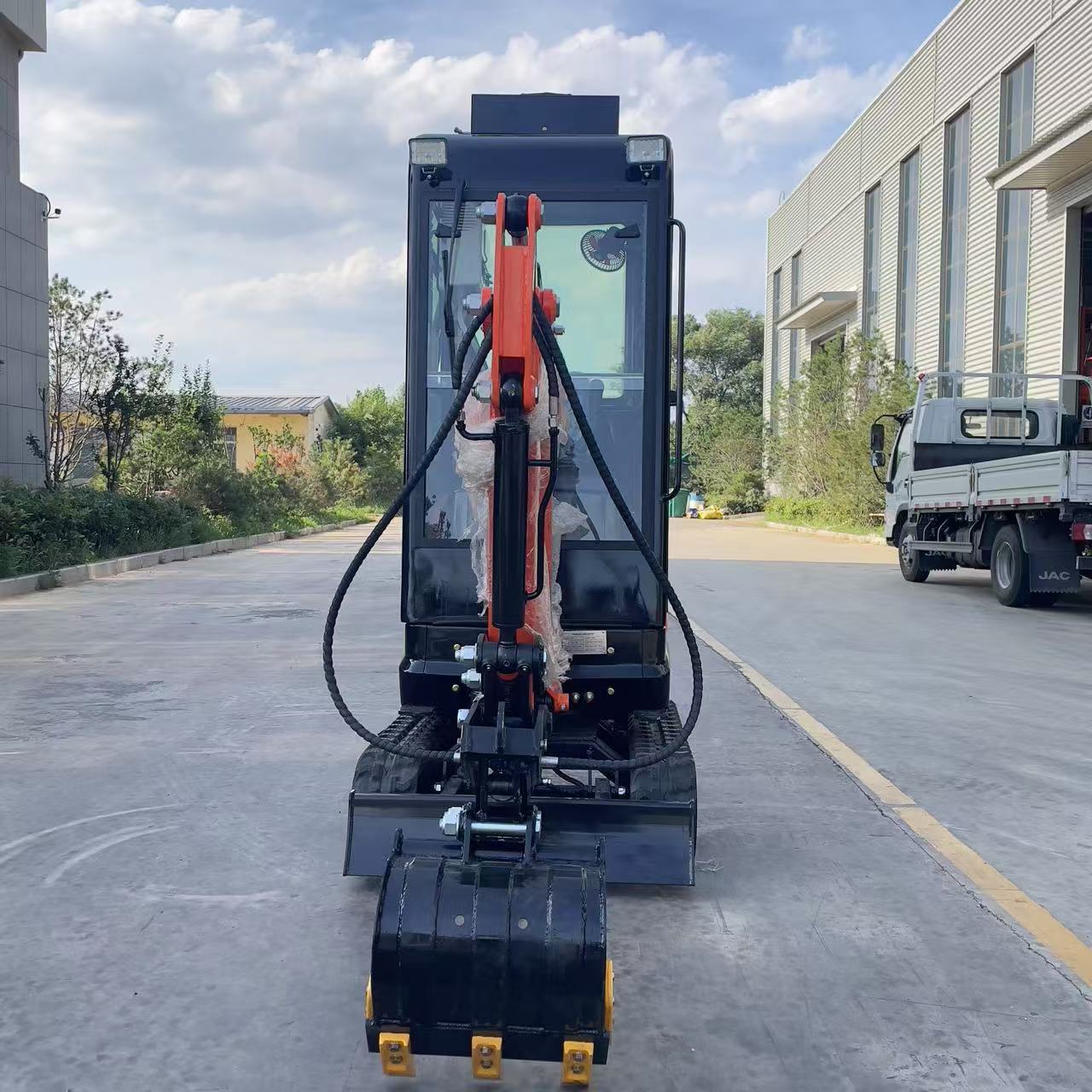 1,2-тонный экскаватор