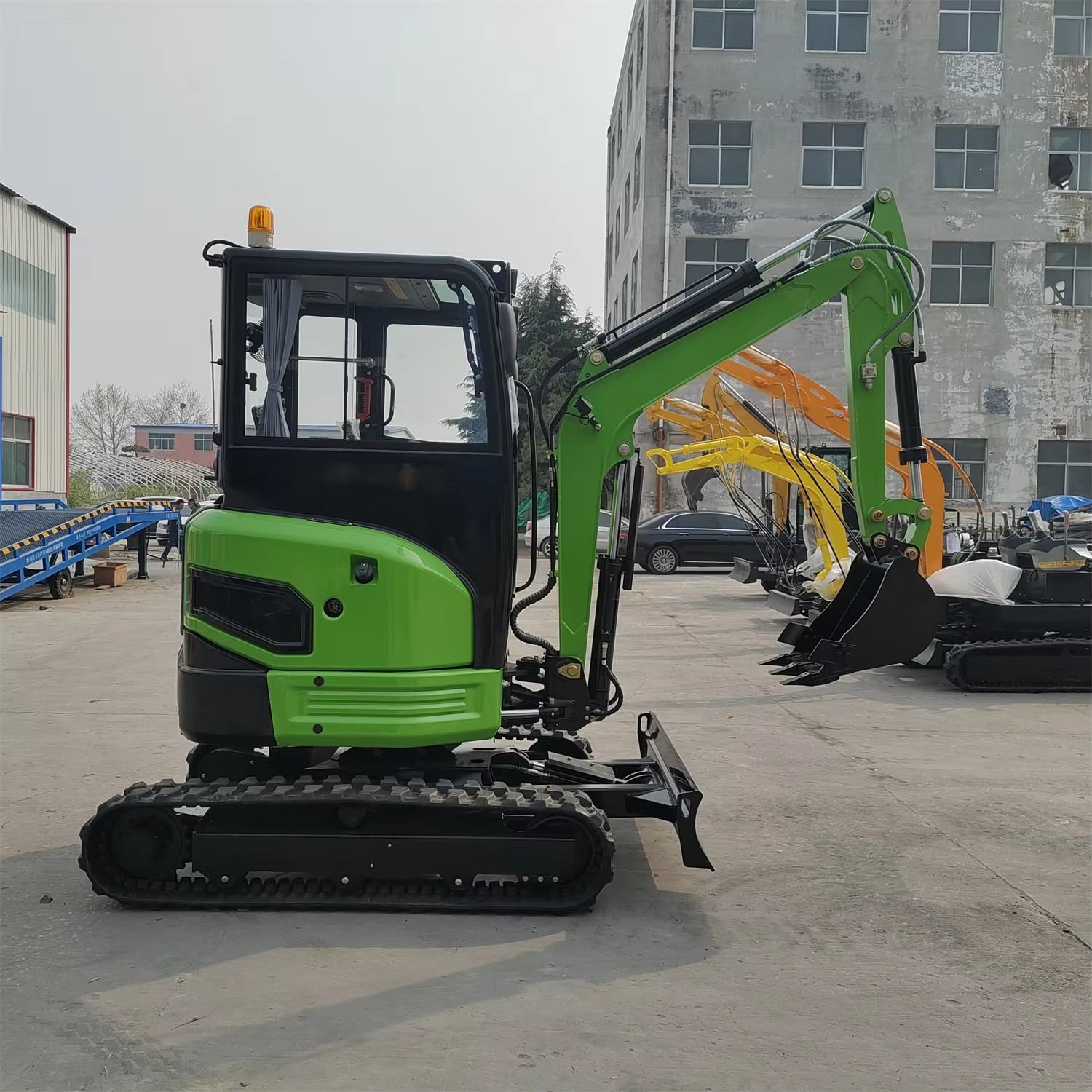 3-тонный экскаватор